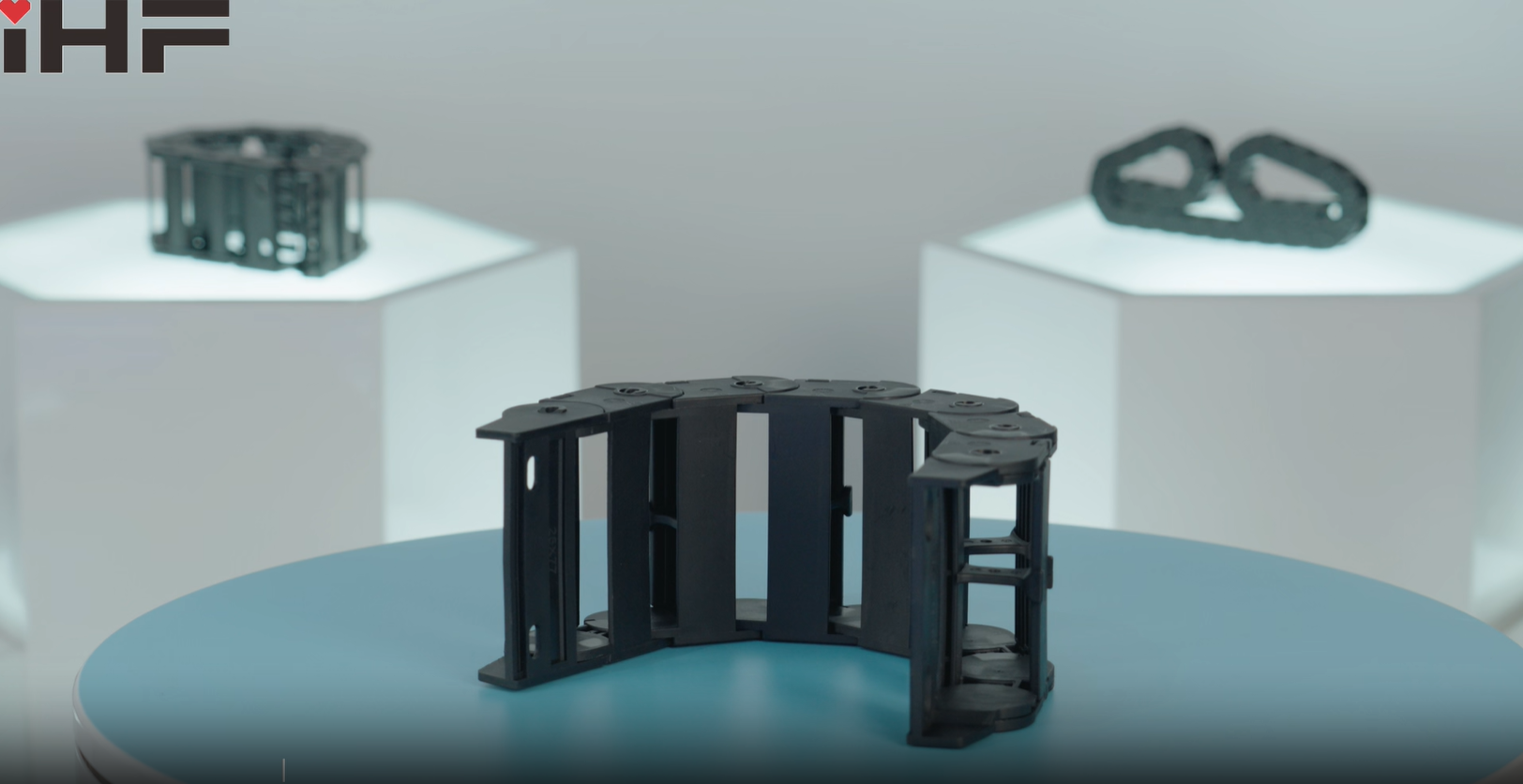 Precisión en movimiento: cómo las cadenas portacables de nailon mejoran la fiabilidad de la automatización moderna